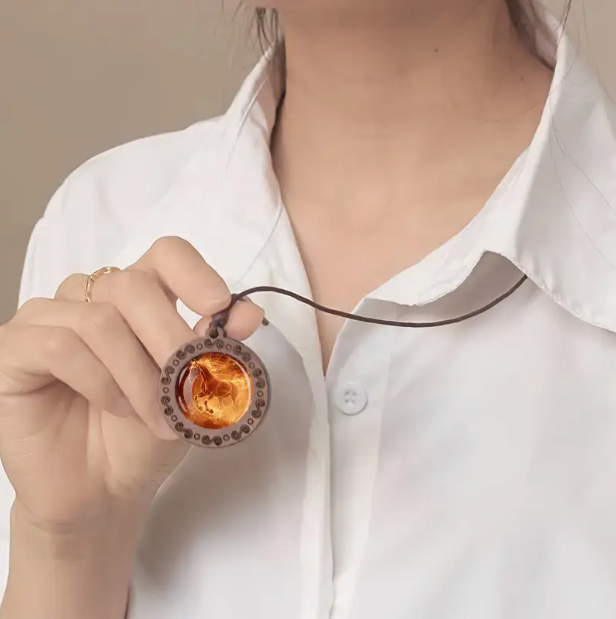 Horses Necklace with more adjustable leather strap