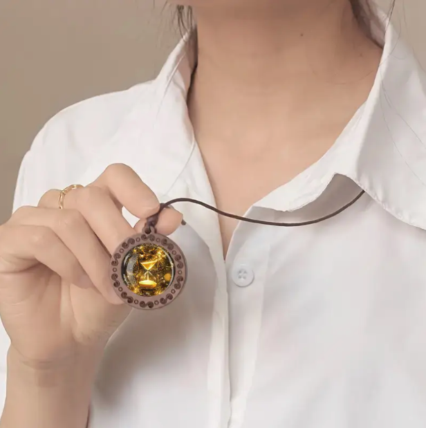 Hourglass necklace with more adjustable leather strap