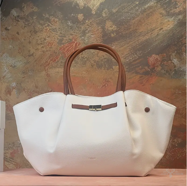 Elegant leather bag with large capacity