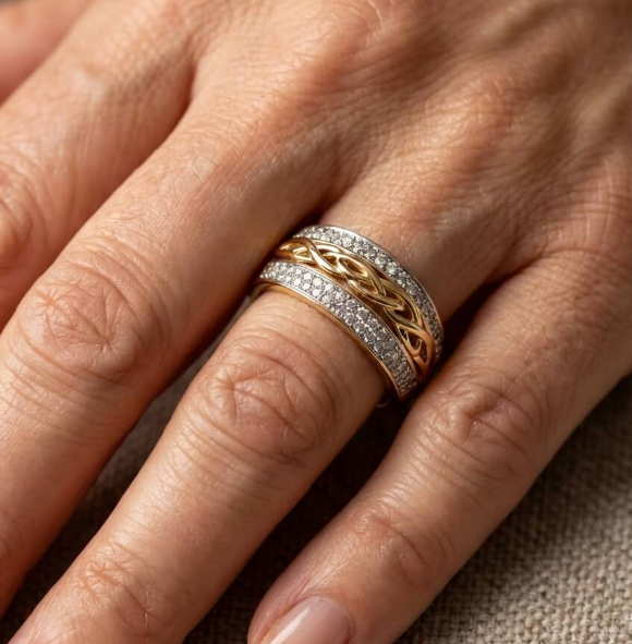 Vintage Style Zirconia Inlaid Gold Plated Ring