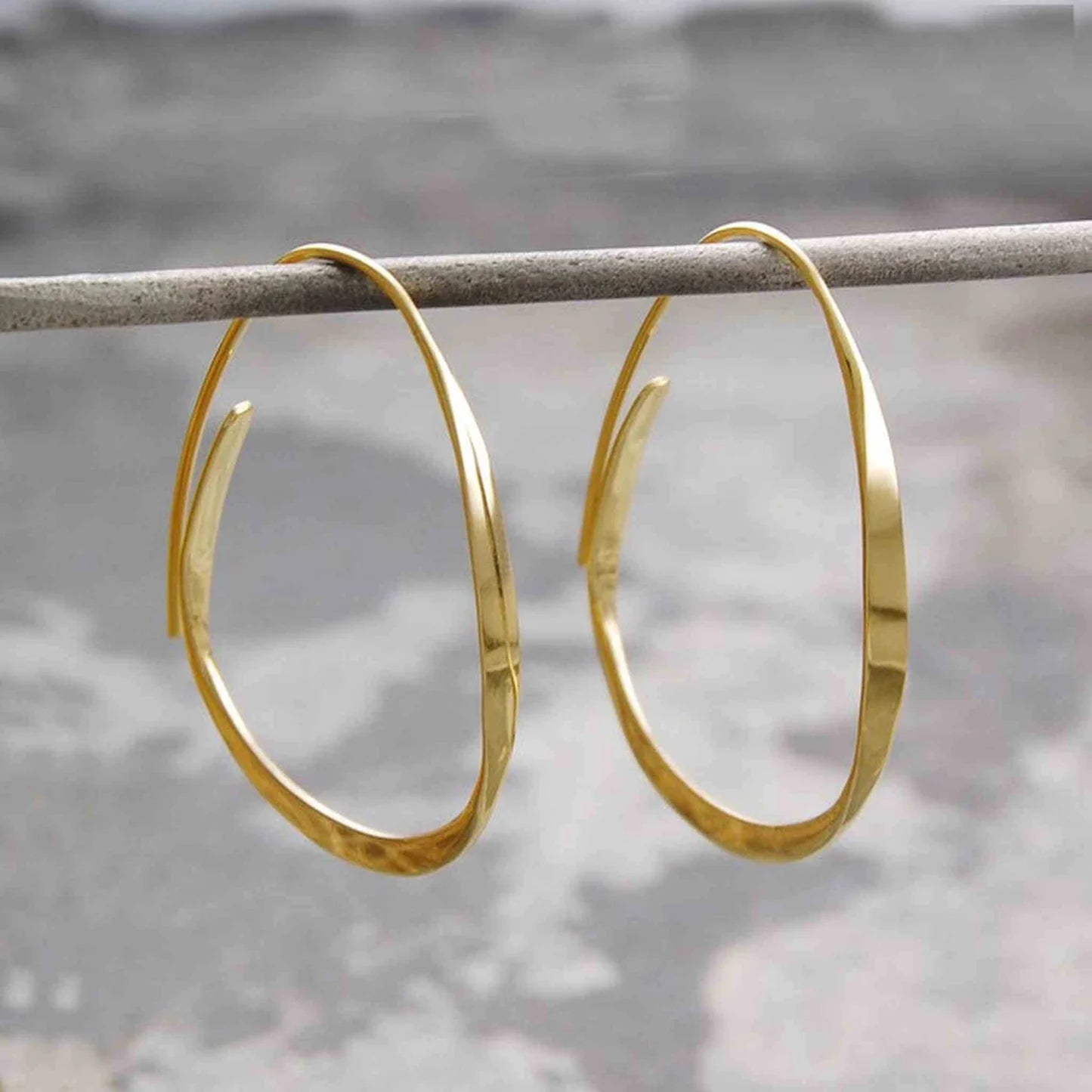 Vintage Minimalist Twisted Hoop Earrings