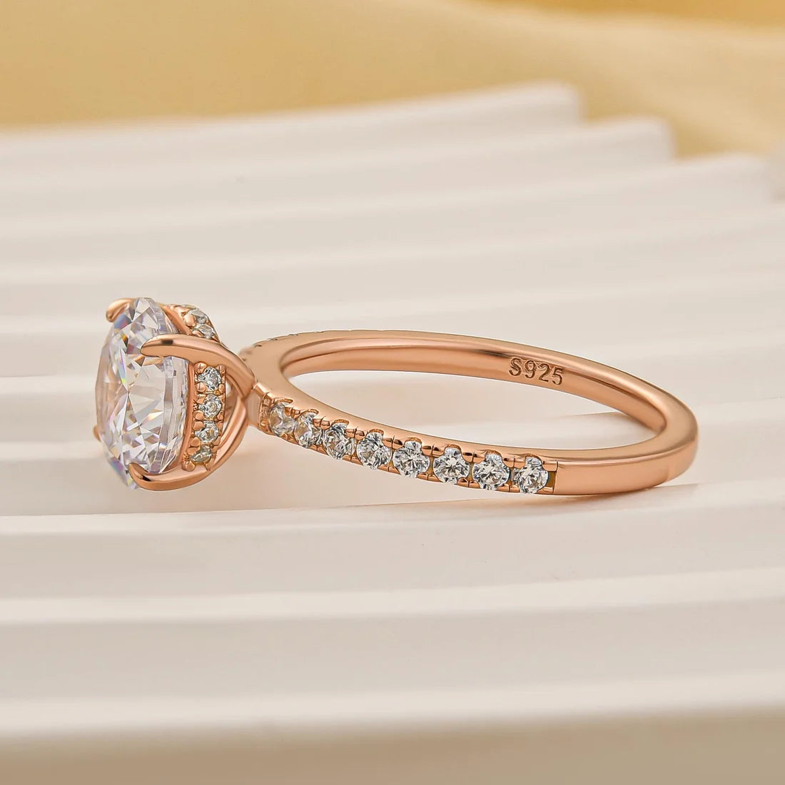 Round Cut Halo Engagement Ring