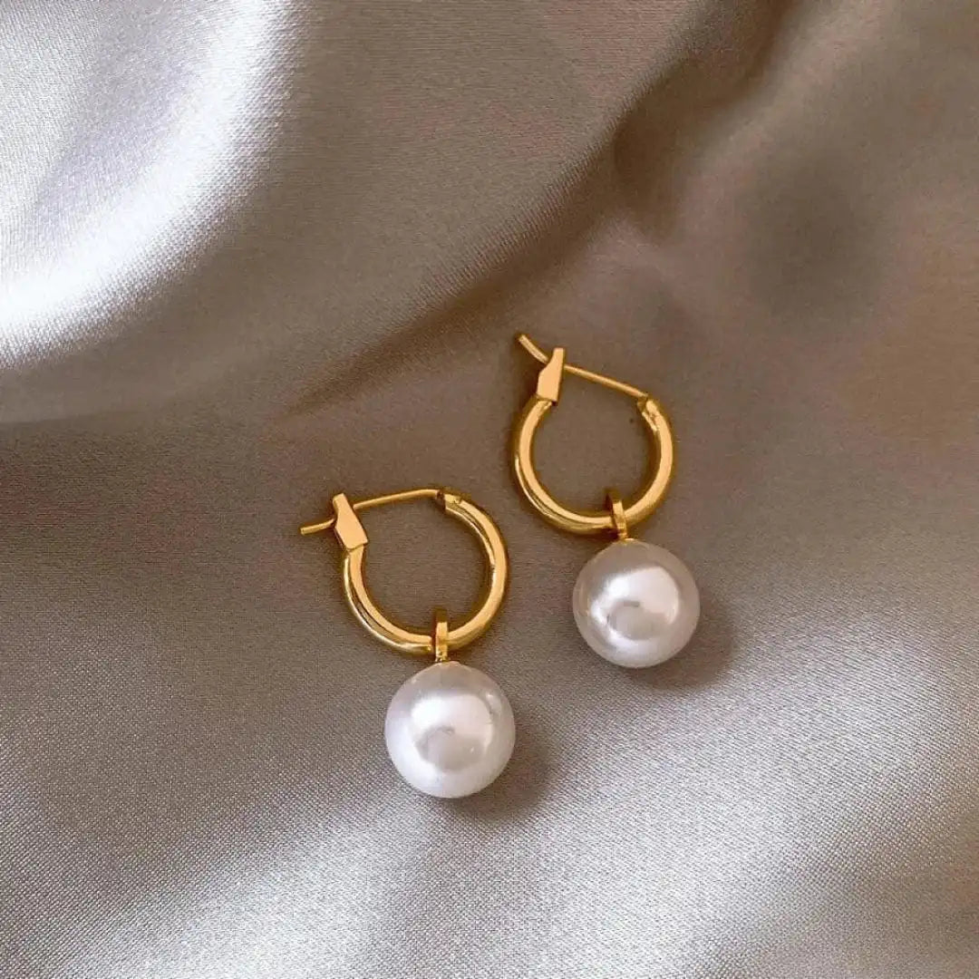 Elegant Earrings with Gold White Pearls