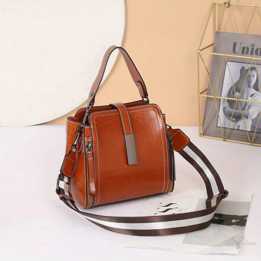 Elegant women's leather shoulder bag for stylish everyday wear