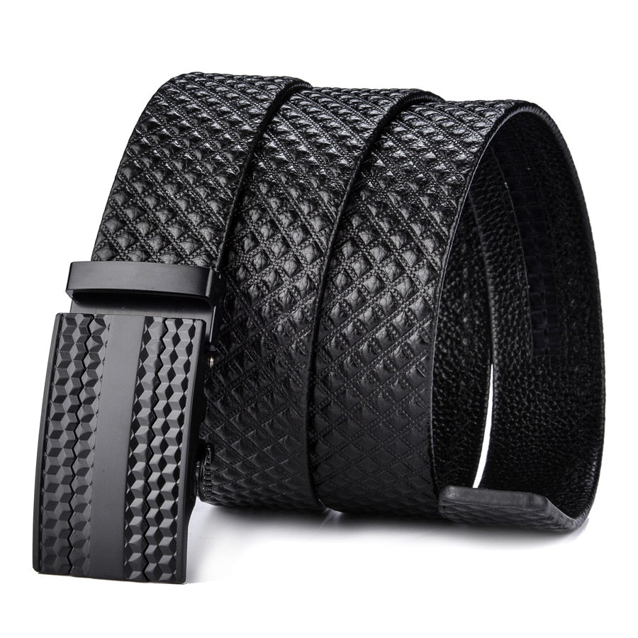 Fashionable rockist leather belt for a trendy look