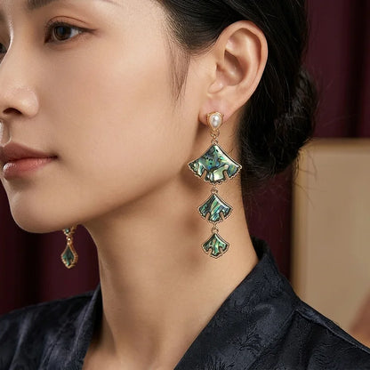 Vintage Emerald Green Gem Drop Earrings