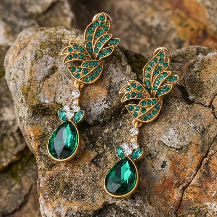 Vintage Emerald Green Gem Drop Earrings