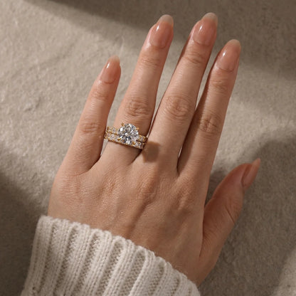 Round Cut 2PC Elegant Wedding Ring Set
