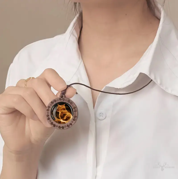 Cat necklace with adjustable leather strap