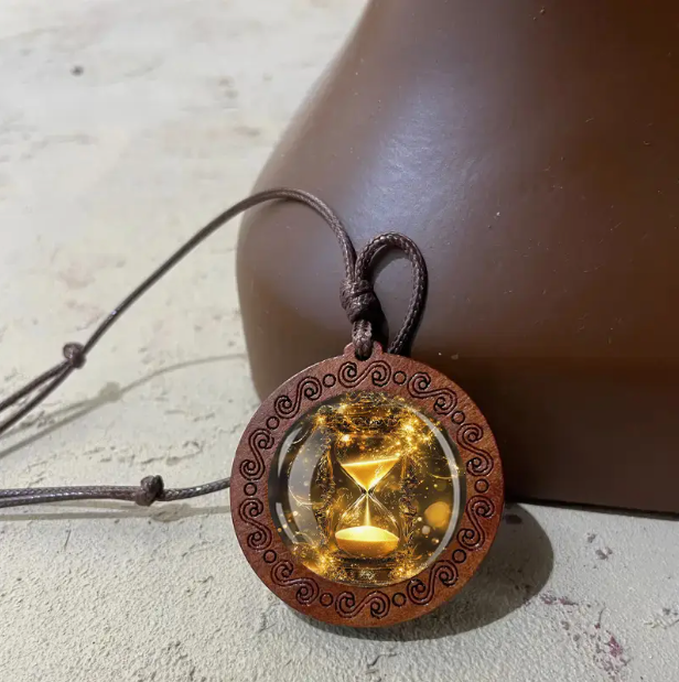 Hourglass necklace with more adjustable leather strap