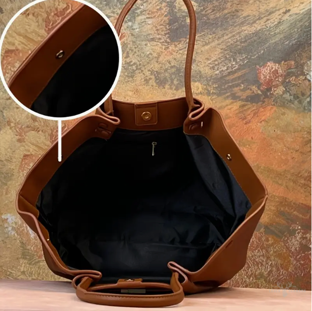 Elegant leather bag with large capacity