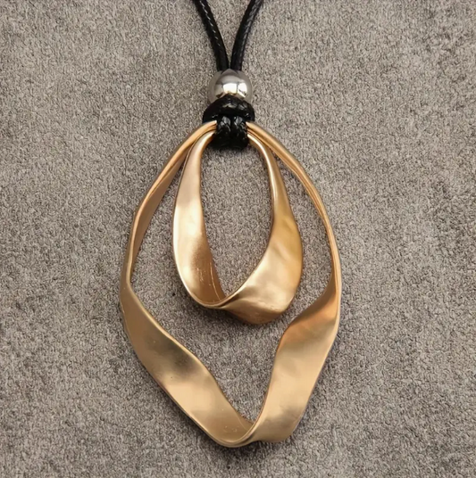 Vintage women's necklace with more adjustable leather strap