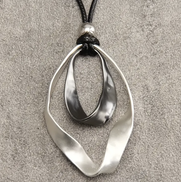 Vintage women's necklace with more adjustable leather strap