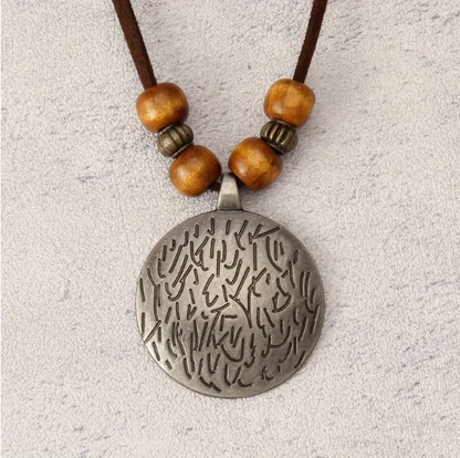 Vintage women's necklace with more adjustable leather strap and beads