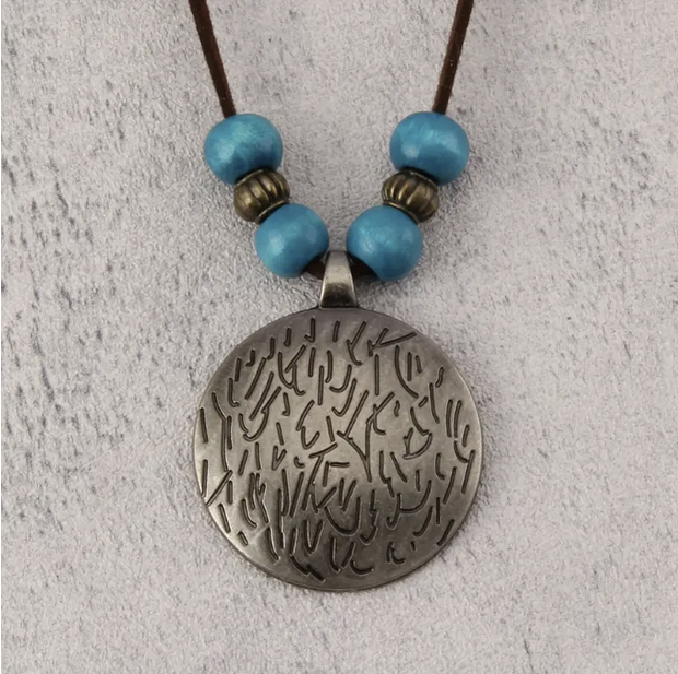 Vintage women's necklace with more adjustable leather strap and beads