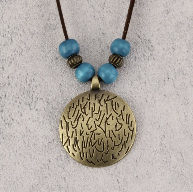 Vintage women's necklace with more adjustable leather strap and beads