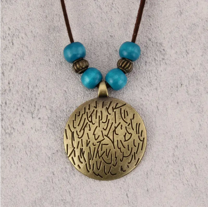 Vintage women's necklace with more adjustable leather strap and beads