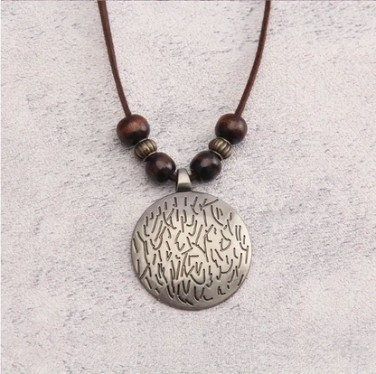 Vintage women's necklace with more adjustable leather strap and beads