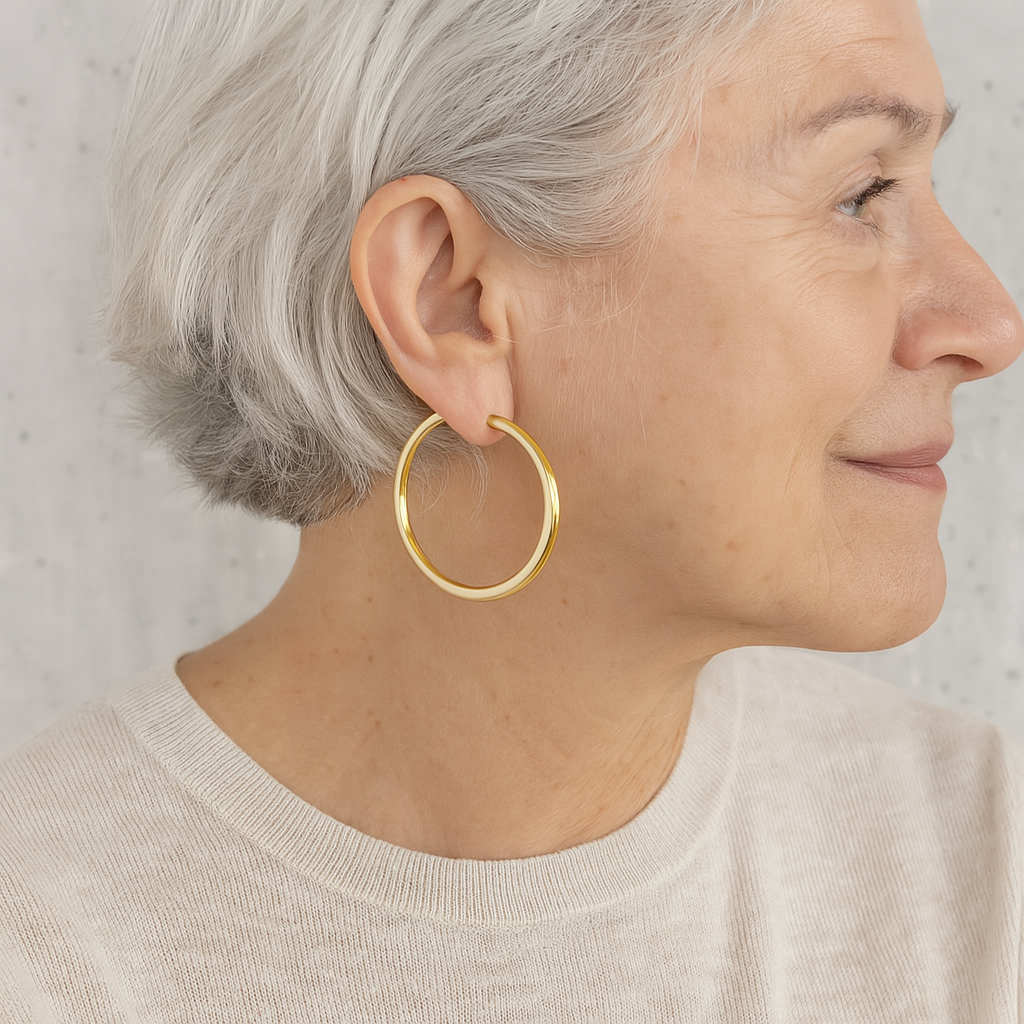 Large hoop earrings in gold