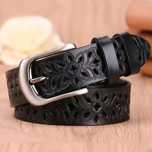 Monika's classic leather belt