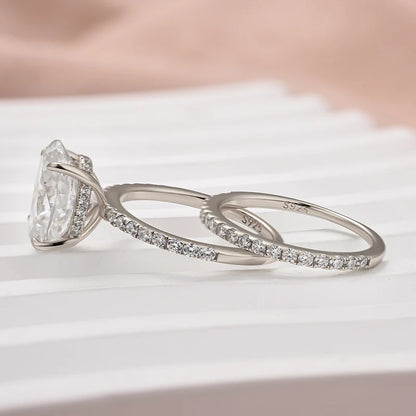Oval Cut Wedding Ring Set