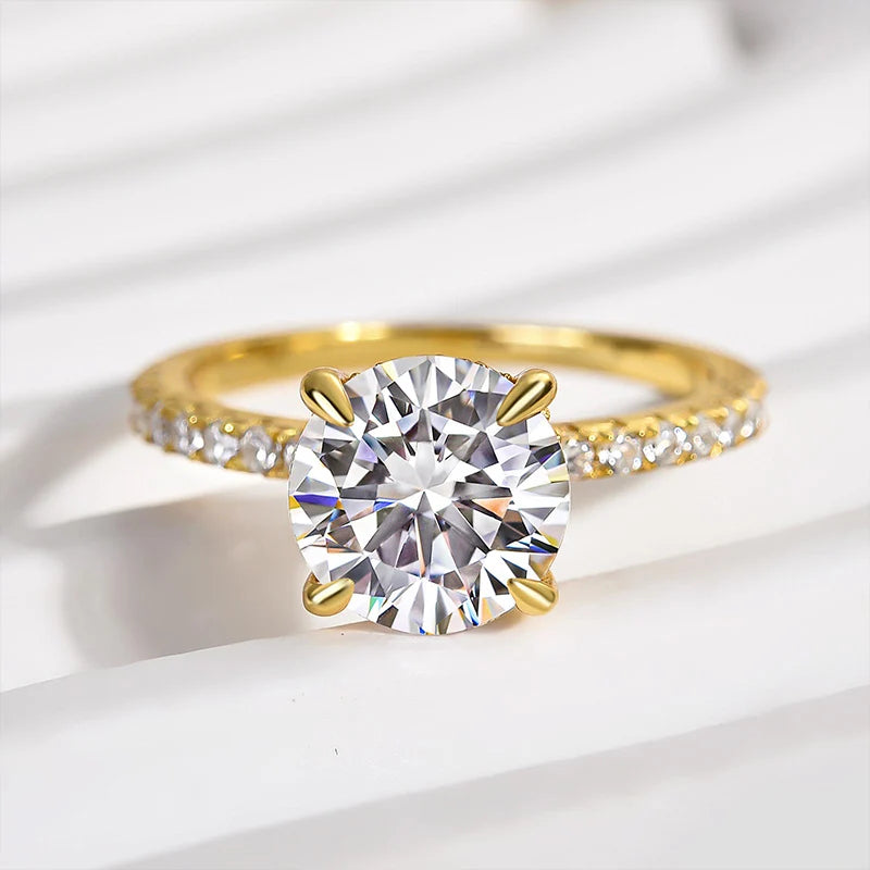 Round Cut Halo Engagement Ring