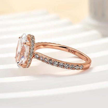 Attractive Oval Cut Engagement Ring