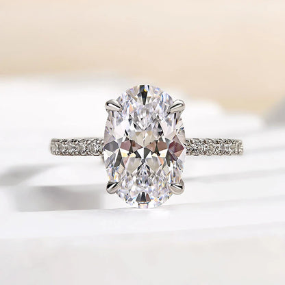 Oval Cut Engagement Ring
