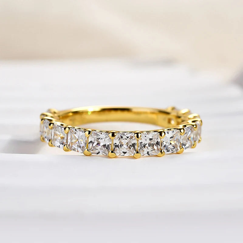 Gorgeous Radiant Cut Women's Wedding Ring