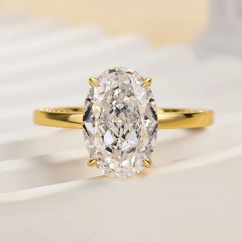 Luxury Oval Cut Engagement Ring