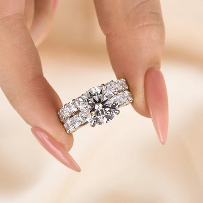 Round Cut 2PC Elegant Wedding Ring Set