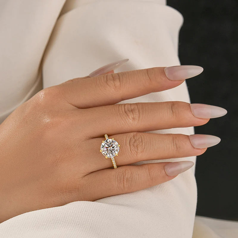 Moissanite Round Cut Engagement Ring