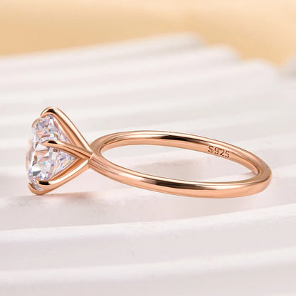 Round Cut Solitaire Engagement Rin