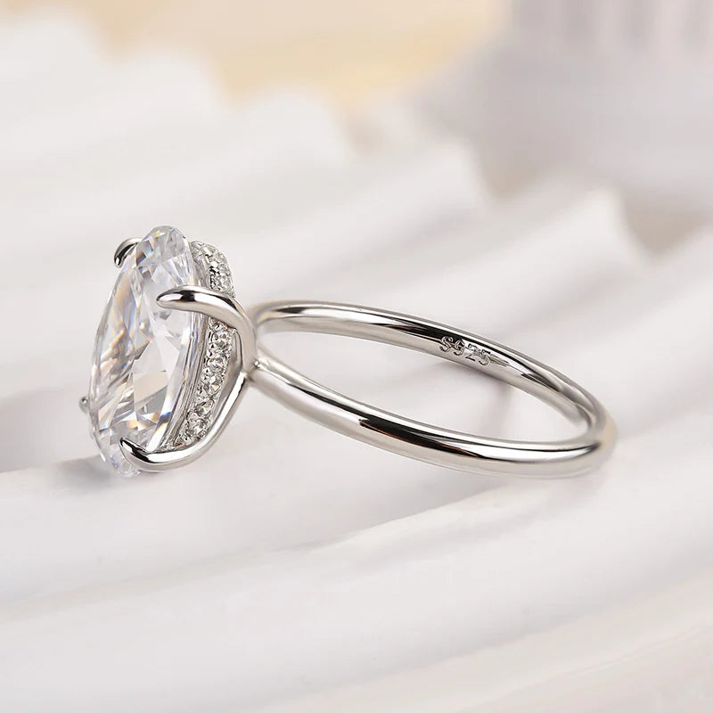 Exclusive Oval Cut Engagement Ring