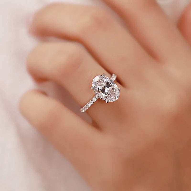 Oval Cut Engagement Ring