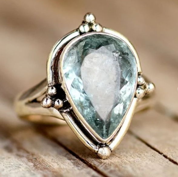 Elegant Vintage Pear-Cut Zirconia Ring
