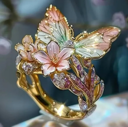 Vintage Golden Brimhaven Floral Ring