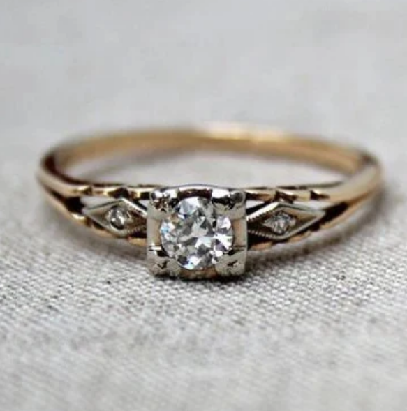 Vintage Zirconia Fine Gold Ring