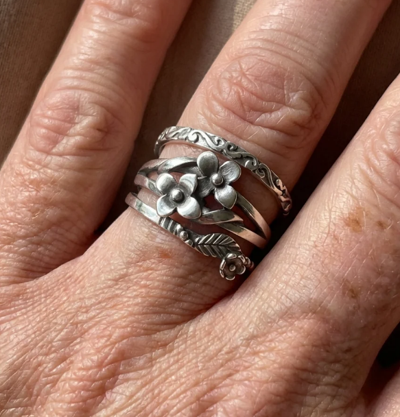 Bohemian Vintage Style Refined Floral Motif Ring
