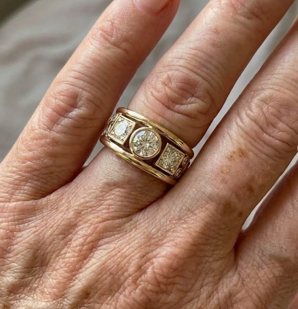 Elegant Vintage Multi-Stone Zirconia Gold Ring