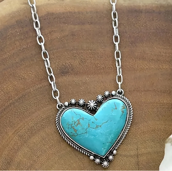 Vintage Turquoise Heart Pattern Necklace