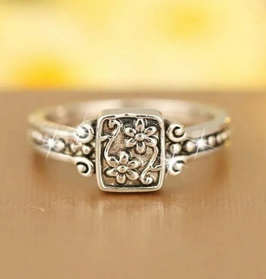 Vintage Boho Carved Flower Decor Ring