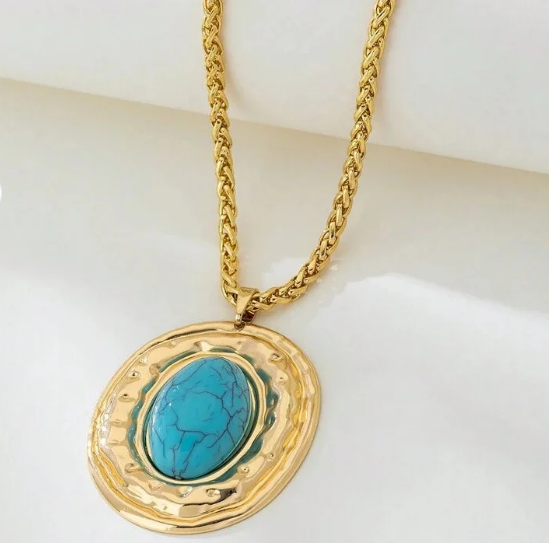 Vintage Snake Skin Chain Oval Faux Turquoise Pendant Necklace