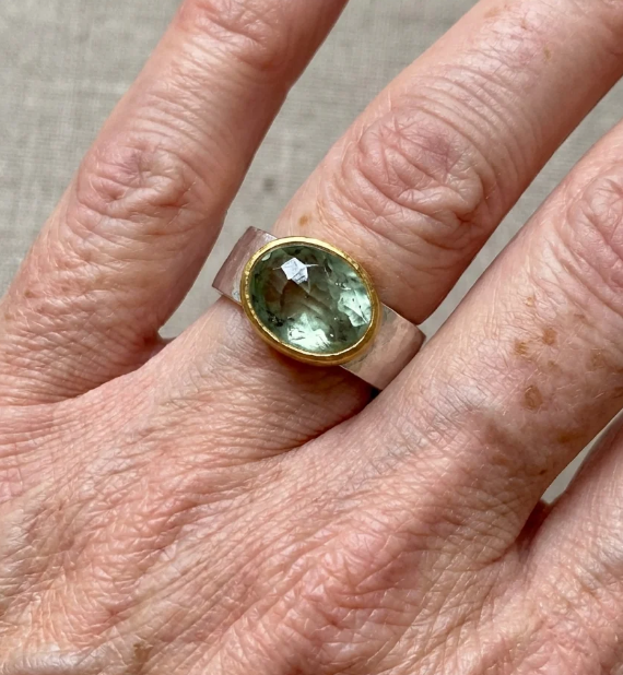 Vintage Emerald Green Hammered Silver Gold Ring