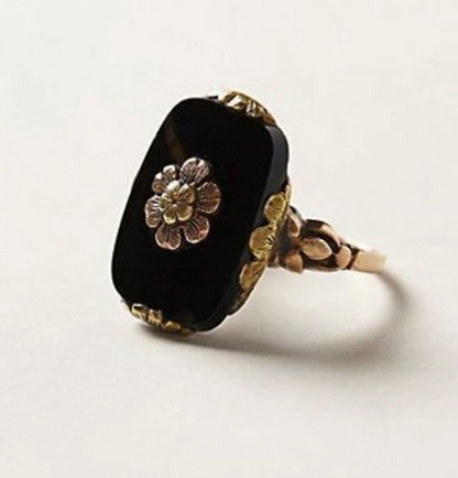 Vintage Victorian Style Black Stone Floral Gold Accent Ring
