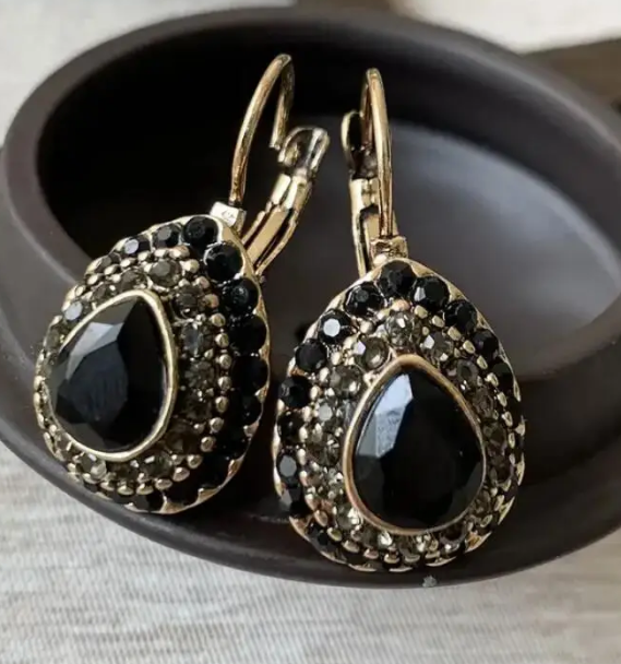 Vintage Crystal Teardrop Earrings