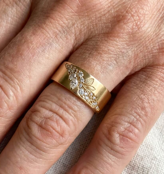 Vintage Wide Gold Plated Shiny Zirconia Leaf Ring