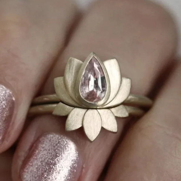 Elegant Vintage Pink Zirconia Inlay Lotus Flower Ring Set