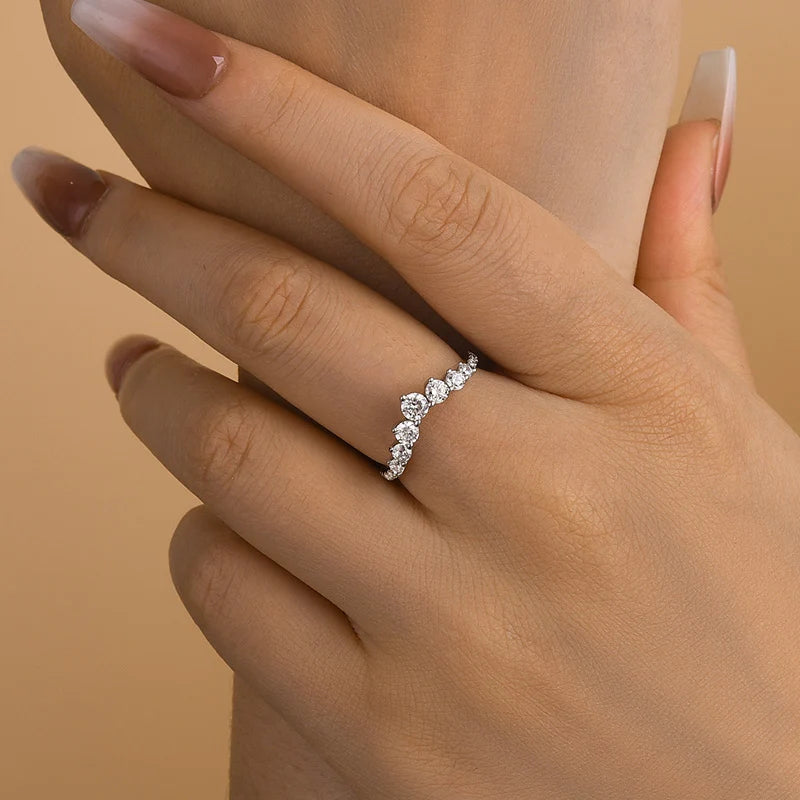 Round Cut Curved Design Thin Wedding Ring