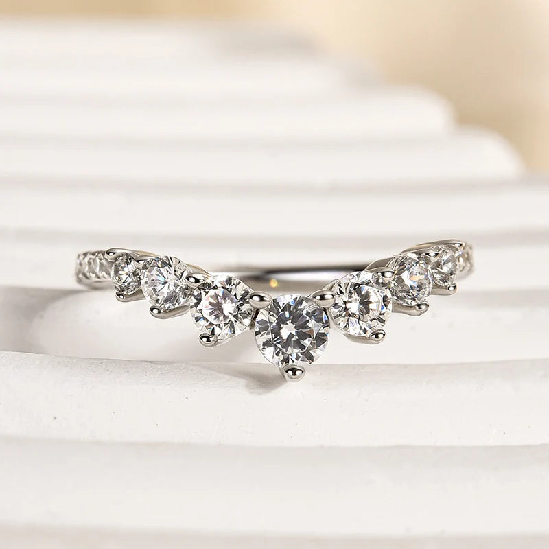 Round Cut Curved Design Thin Wedding Ring